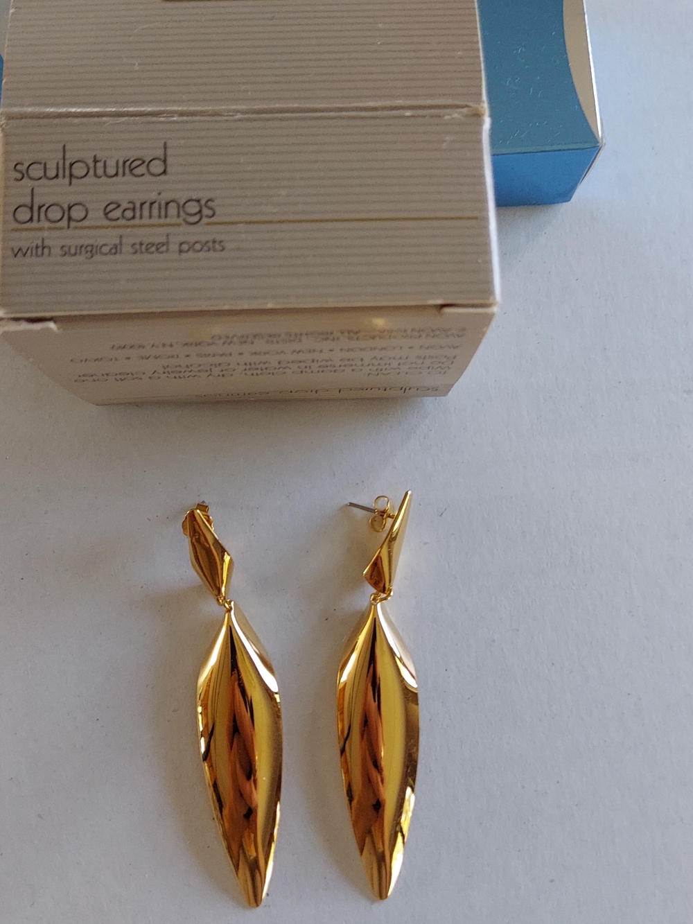 Vintage Avon Sculptured Drop Earrings - Gold Women’s Earrings